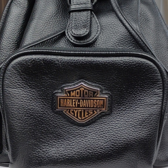 Harley-Davidson Leather Bag with Multicolor Stripe Lining - Picture 9 of 16